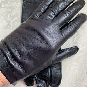 Women’s Black Leather Gloves